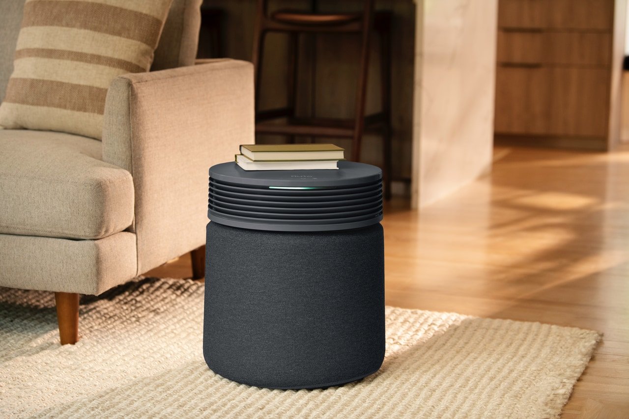 Bild: Blue Signature Dark p&aring; golvet i ett rum