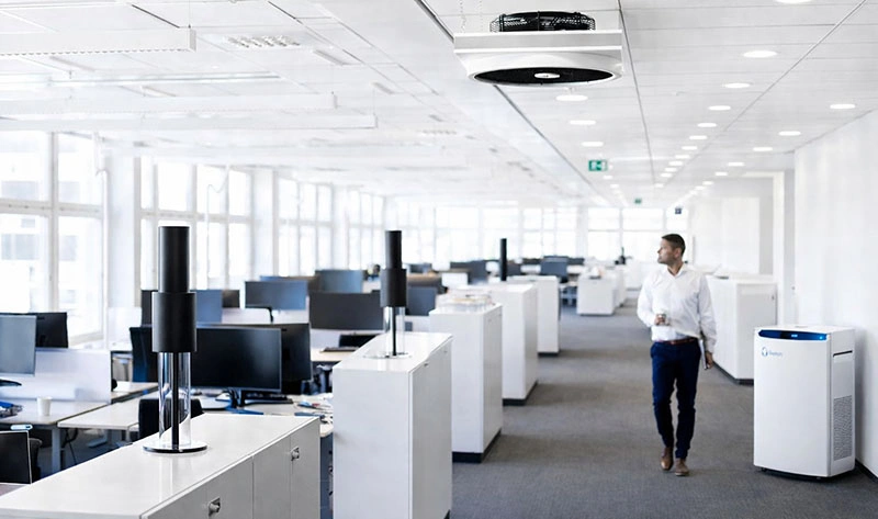 Bild på kontor med luftrenare