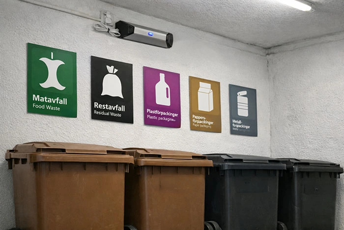 Exempelbilder p&aring; Biozone AirCare luftrenare i ett soprum, bild skapad med AI som illustration